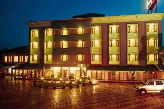 Hotel Elegance Kaladi Luaran gambar