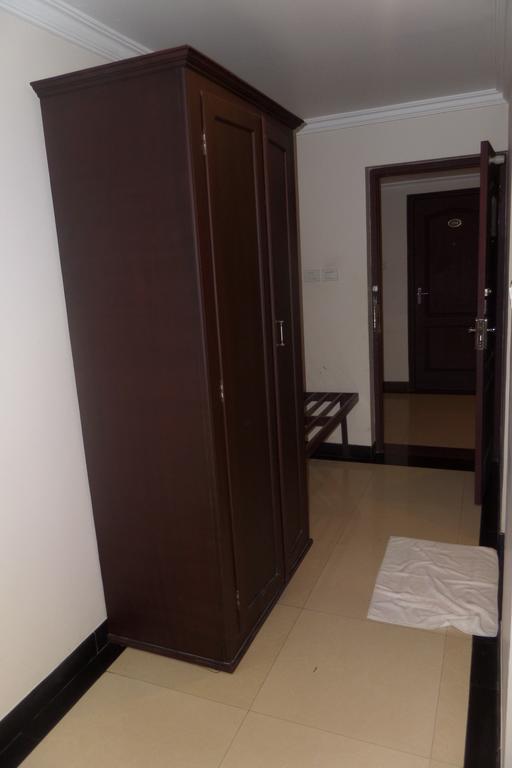 Hotel Elegance Kaladi Luaran gambar