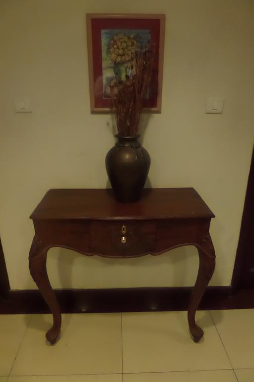 Hotel Elegance Kaladi Luaran gambar