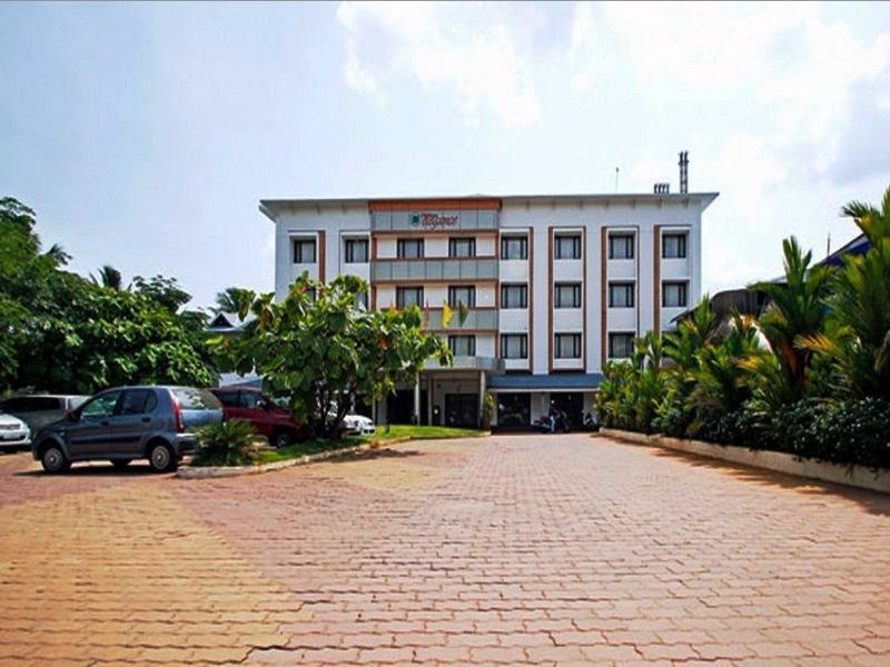 Hotel Elegance Kaladi Luaran gambar