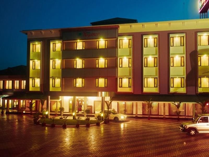 Hotel Elegance Kaladi Luaran gambar